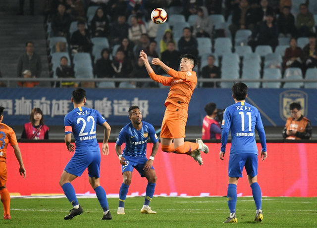 关于恒大主场战平苏宁，保持不败纪录的信息