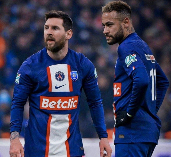 马赛碾压波兰，阿什拉夫扛起全队